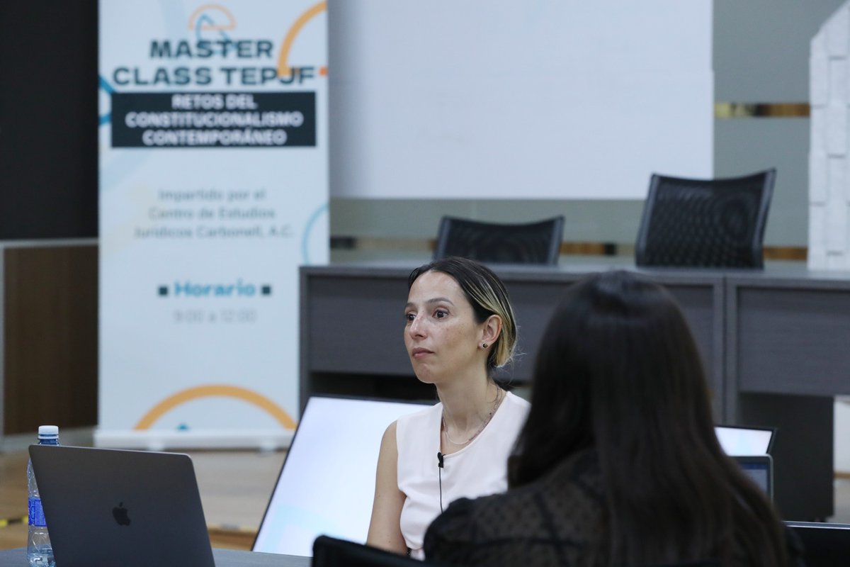 TEPJF_EJE's tweet photo. 🧠 ¡Gracias por acompañarnos en esta #MasterClassTEPJF!
Agradecemos especialmente a la Dra. Lucía López por su valiosa participación.
Si te lo perdiste o quieres revivirlo, aquí puedes ver la sesión completa:
📺 https://t.co/fleT3ZJ5A3 https://t.co/H3YS7ziDoS