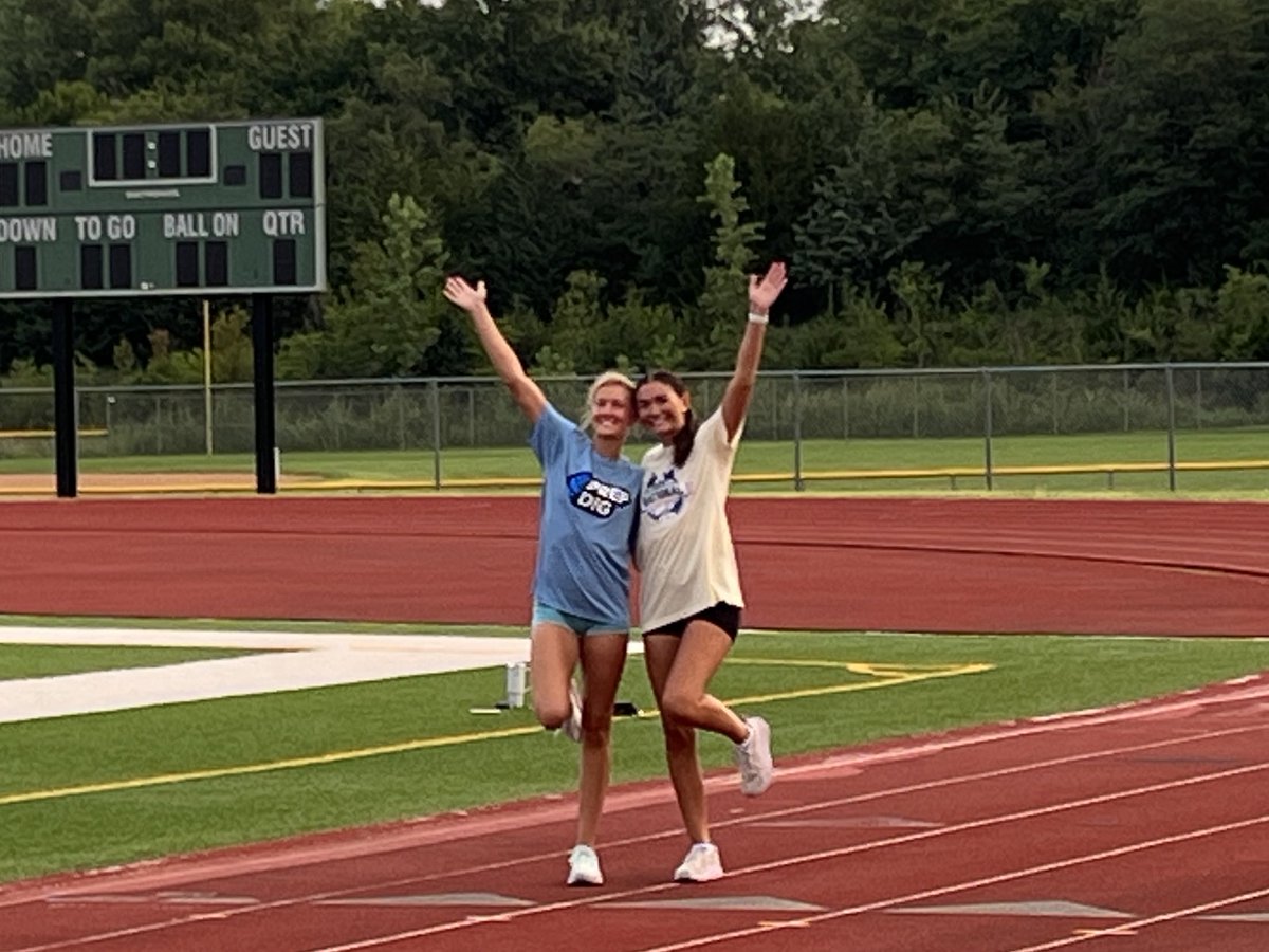 HawksDLine's tweet image. You have to get up pretty darn early to beat the DL Crew to the field… but that’s what champions do!!!
It’s gonna be strange not having you two marching the hall at LSW this year. Best of luck on your college prep workouts! We are cheering you on!