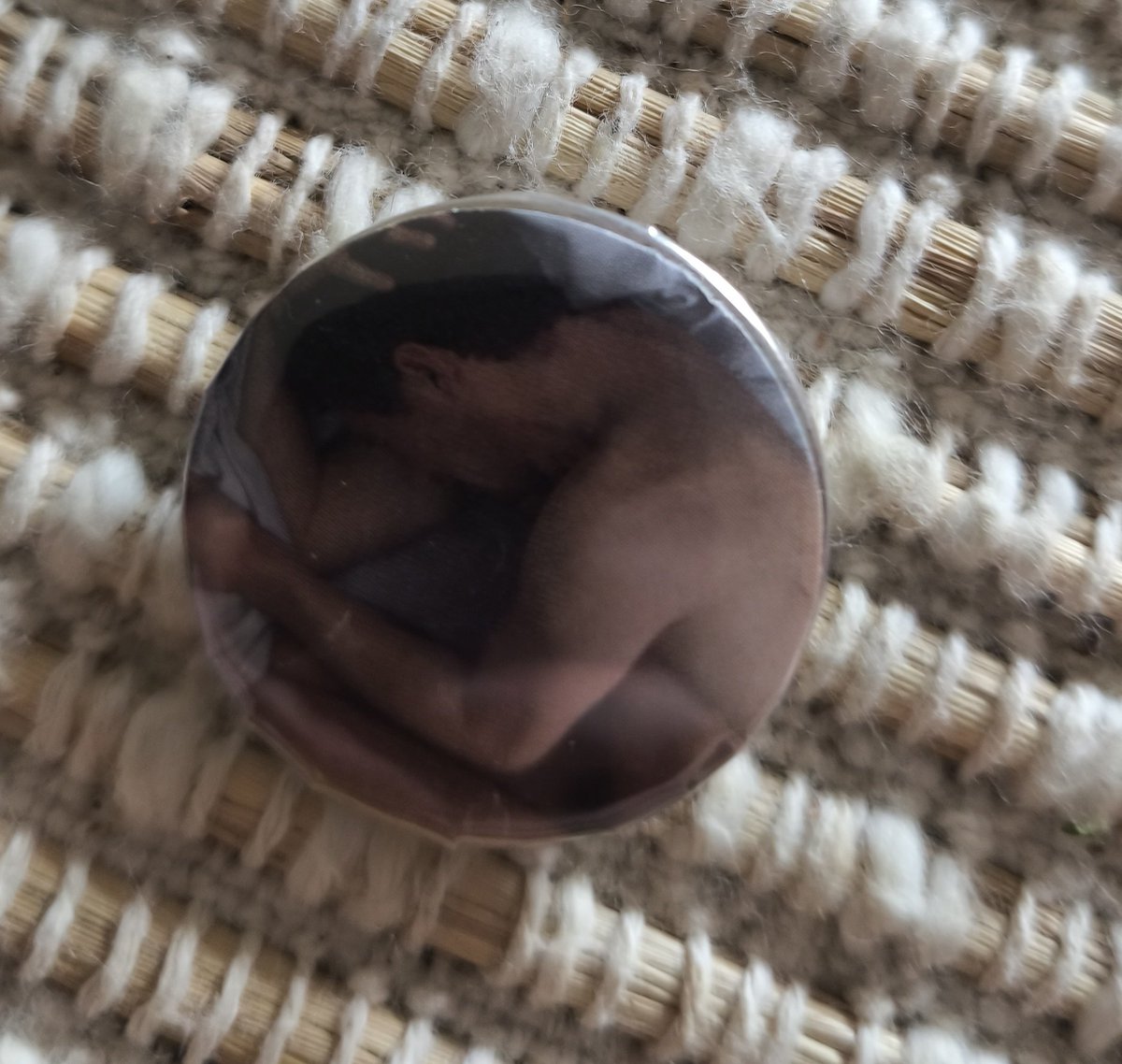 TripChocGaming's tweet image. Ab und zu gibt es jetzt buttons die ich aus Zigarettenschachtel ausstanze zu bestellungen dazu
