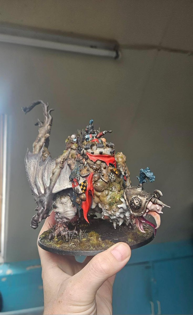 maxstaxidermia's tweet image. Fell down the stairs with my minis. Managed to save this fucker.