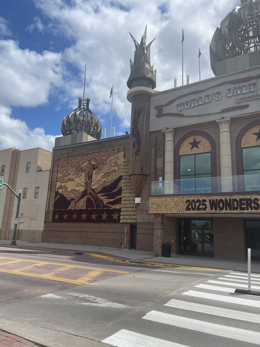 OzLutheranChick's tweet image. On our way to the Rez to see some family. Stopped at the Corn Palace on the way.