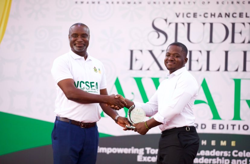 ignas_osei's tweet image. Leadership is service. Recognition is a bonus.✨
Honored to be named the Outstanding JCRC Executive at the 3rd edition of the Vice-Chancellor Excellence Awards.
Indeed, I have come this far by the Grace of God.
Much thanks to all who made it worth it.
🖤💛🎉
#VCSEA25