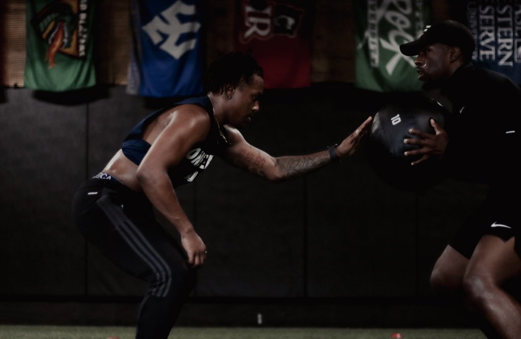 LevelUpDBs's tweet image. HS &amp;amp; College Group Session 

Saturday 
10am-12pm
📍Greenville, SC (Indoor Facility)

Contact me directly to lock in 🔒 limited slots