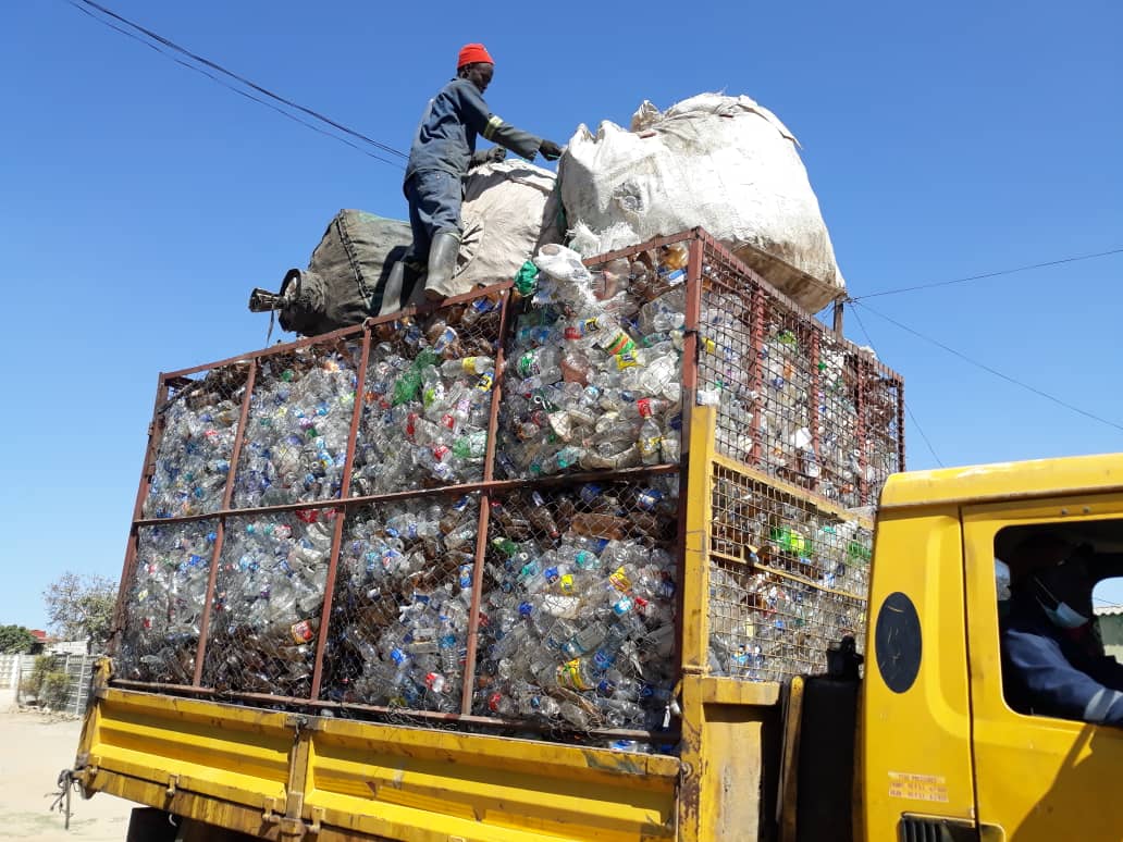 Mafakela Health & Environment Taskforce (@mafakela_hetf) on Twitter photo A total of 1,085 kg of recyclables were collected from our members’ homes by Skies Recyclers, thanks to the strong spirit of environmental responsibility in our community!
#MHETF #SkiesRecyclers #RecyclingWorks #CleanCommunity #CircularEconomy #GreenZimbabwe
#AsibuyeliEmuva A total of 1,085 kg of recyclables were collected from our members’ homes by Skies Recyclers, thanks to the strong spirit of environmental responsibility in our community!
#MHETF #SkiesRecyclers #RecyclingWorks #CleanCommunity #CircularEconomy #GreenZimbabwe
#AsibuyeliEmuva