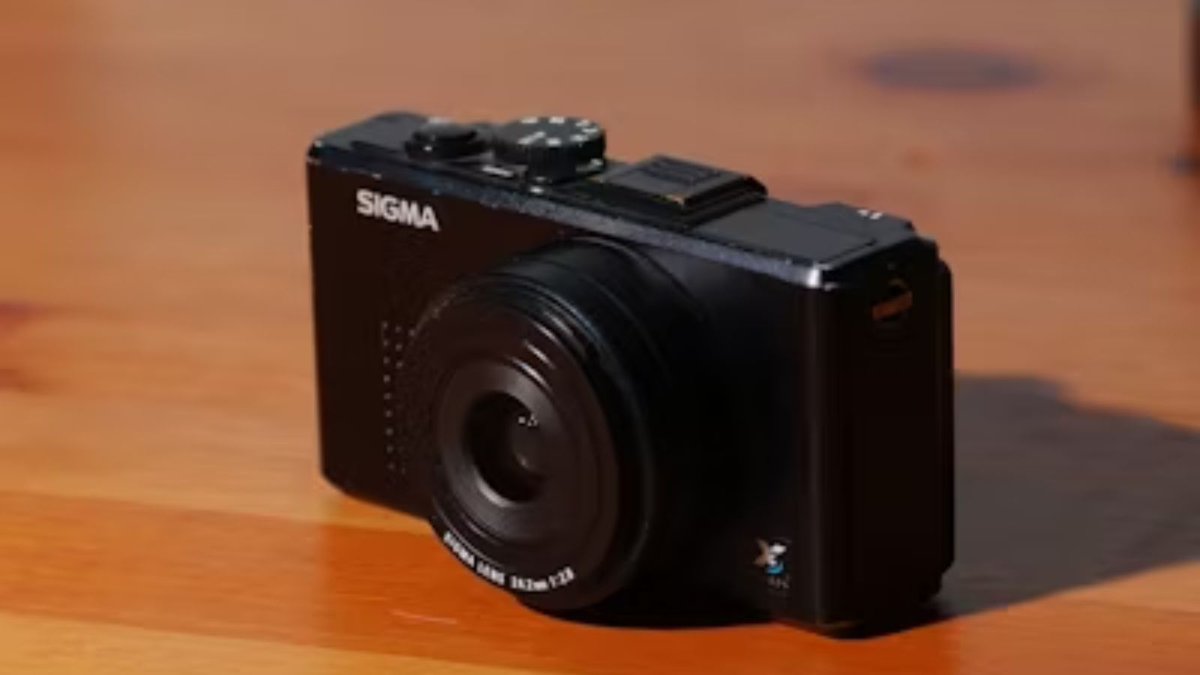 DavisJack64021's tweet image. Vlogging with a DSLR offers pro-level quality and control. Discover the best DSLR models and expert setup tips to level up your content creation game

#DSLRVlogging #VlogSetup #ContentCreation #VloggingTips #CameraGearAsk