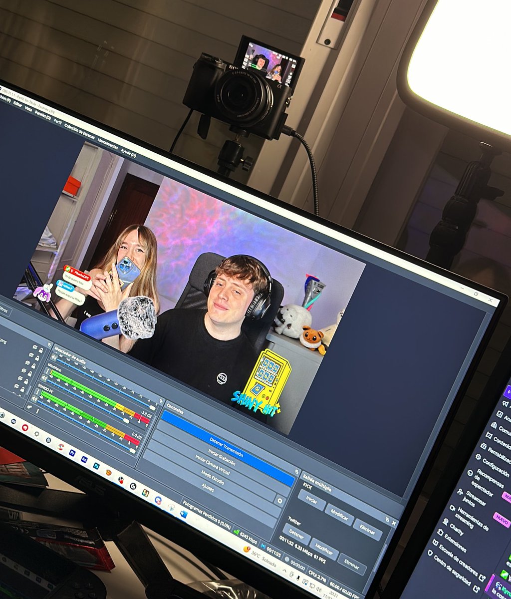 Vamos a estar abriendo <a href="/LenVGC/">Len</a> y yo una caja misteriosa de cartas pokemon

No sabemos qué contiene, es FULL SORPRESA