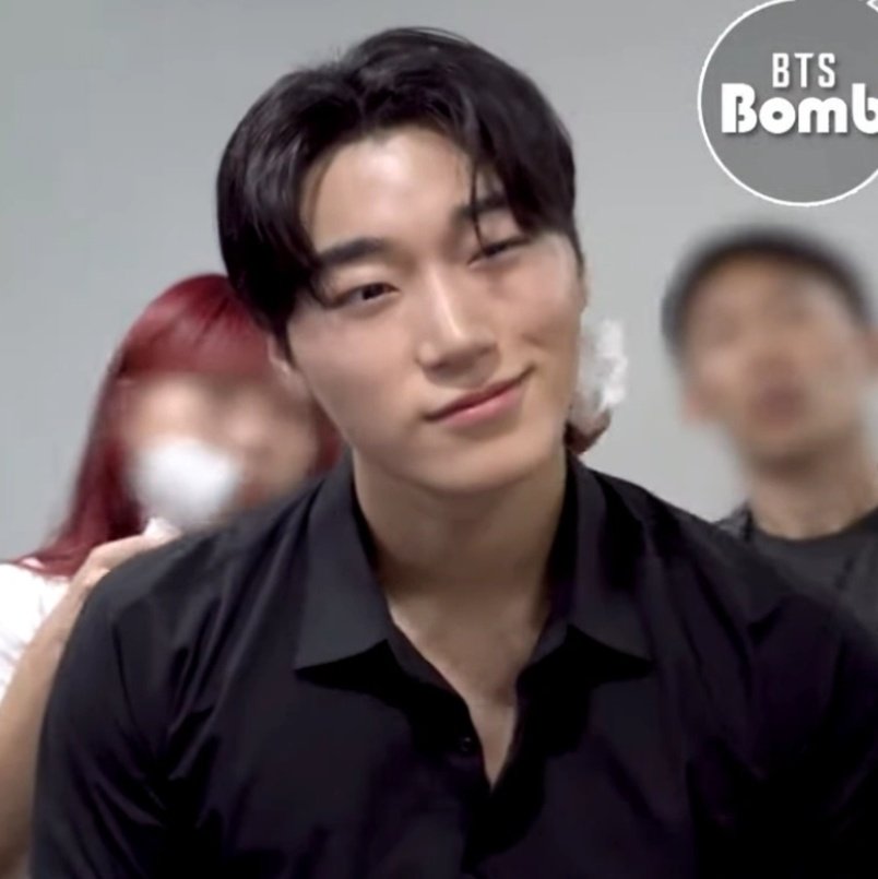 etherealsanie's tweet image. 😼😼