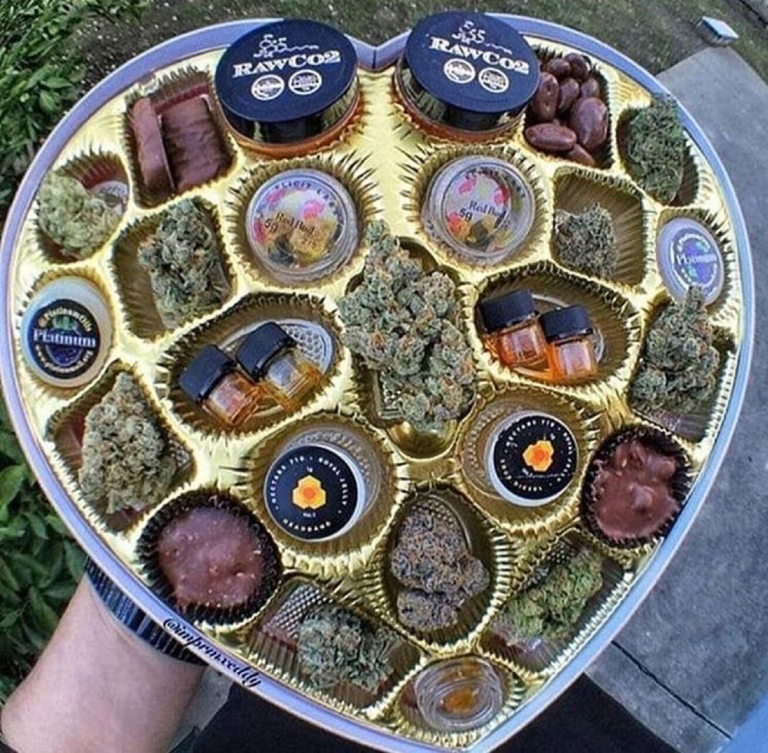 stonersvilla's tweet photo. I wanna buy this for someone https://t.co/HEpUglHpV5