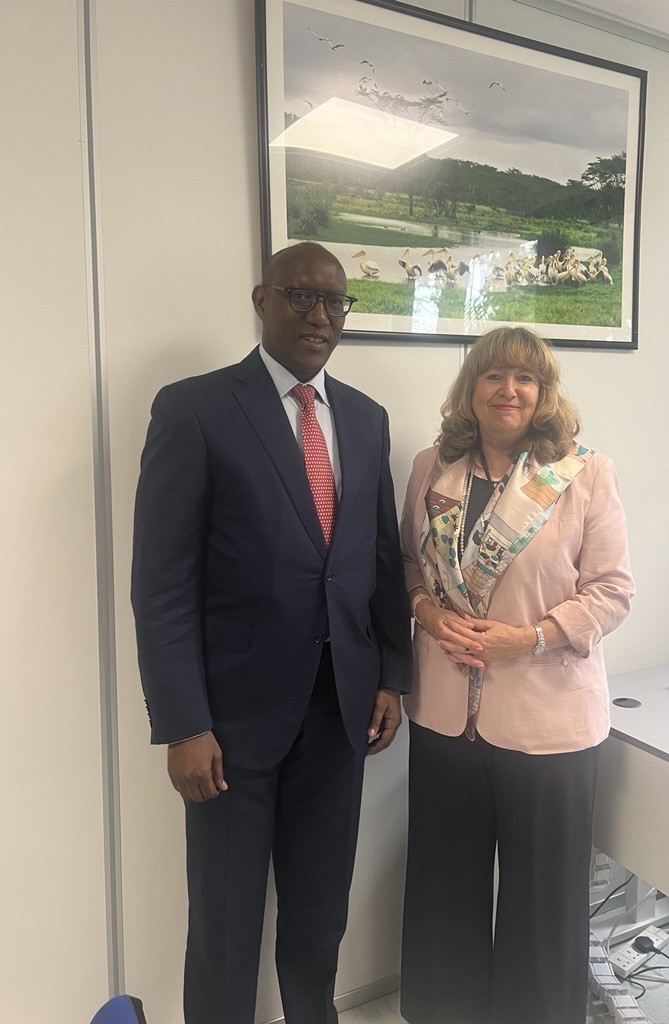 SchomakerAstrid's tweet image. It was a pleasure to meet Dr. Kevin Kariuki, Vice President for Power, Energy, Climate and Green Growth at the African Development Bank @AfDB_Group and hear how the bank is leading the integration of climate and biodiversity finance. Looking forward to closer collaboration.