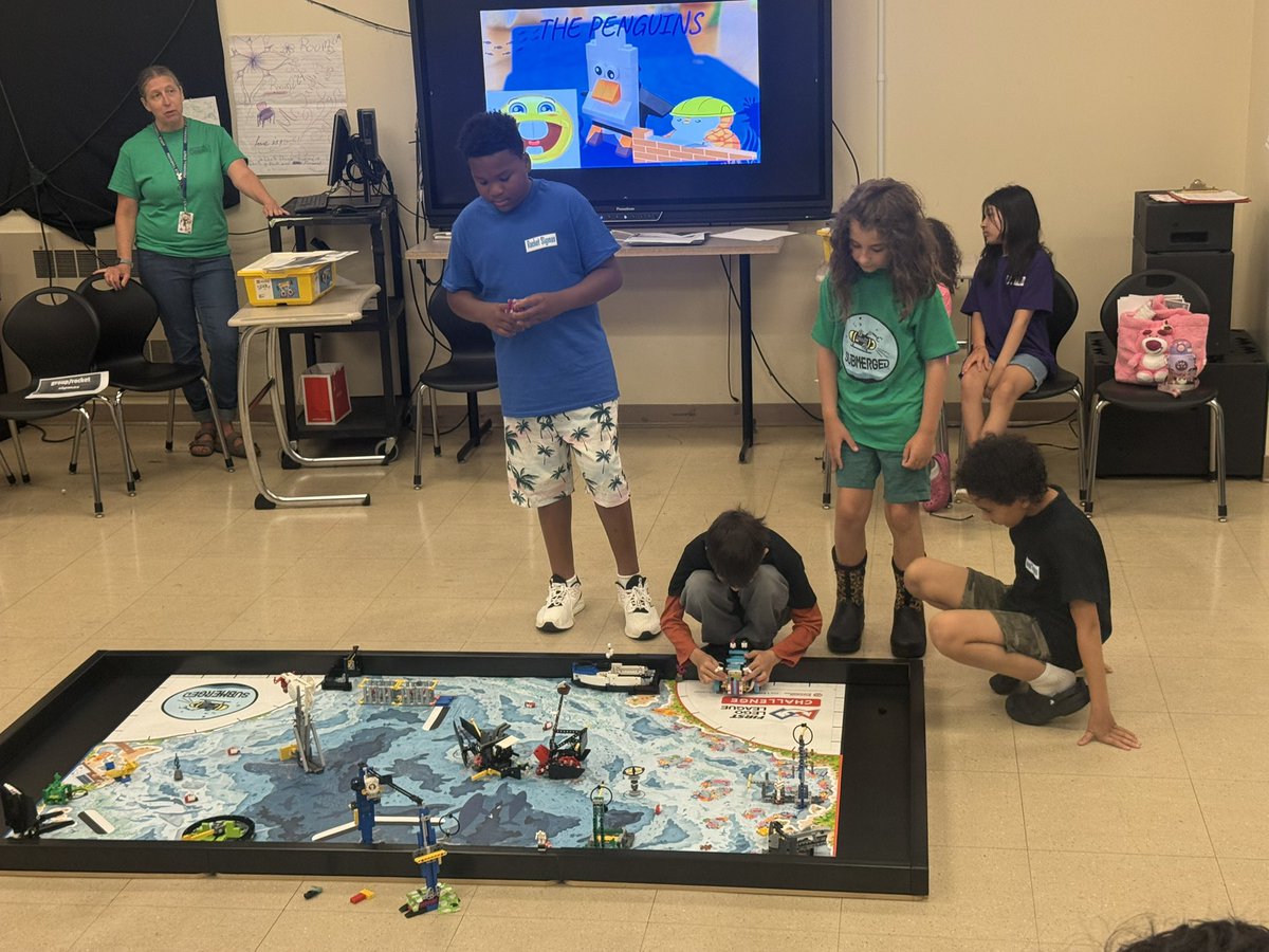 Peekskill_STEAM's tweet image. Today @PeekskillCSD students showcased their creativity & teamwork for the FIRST LEGO League Challenge. Big thanks to Ms. Rossi,Ms. Newby & Ms. Wetmore for launching our robotics program! Let’s celebrate our ES innovators! @hawksSTEAM @KernMojica1 @oaksideawesome @melanie_wetmore