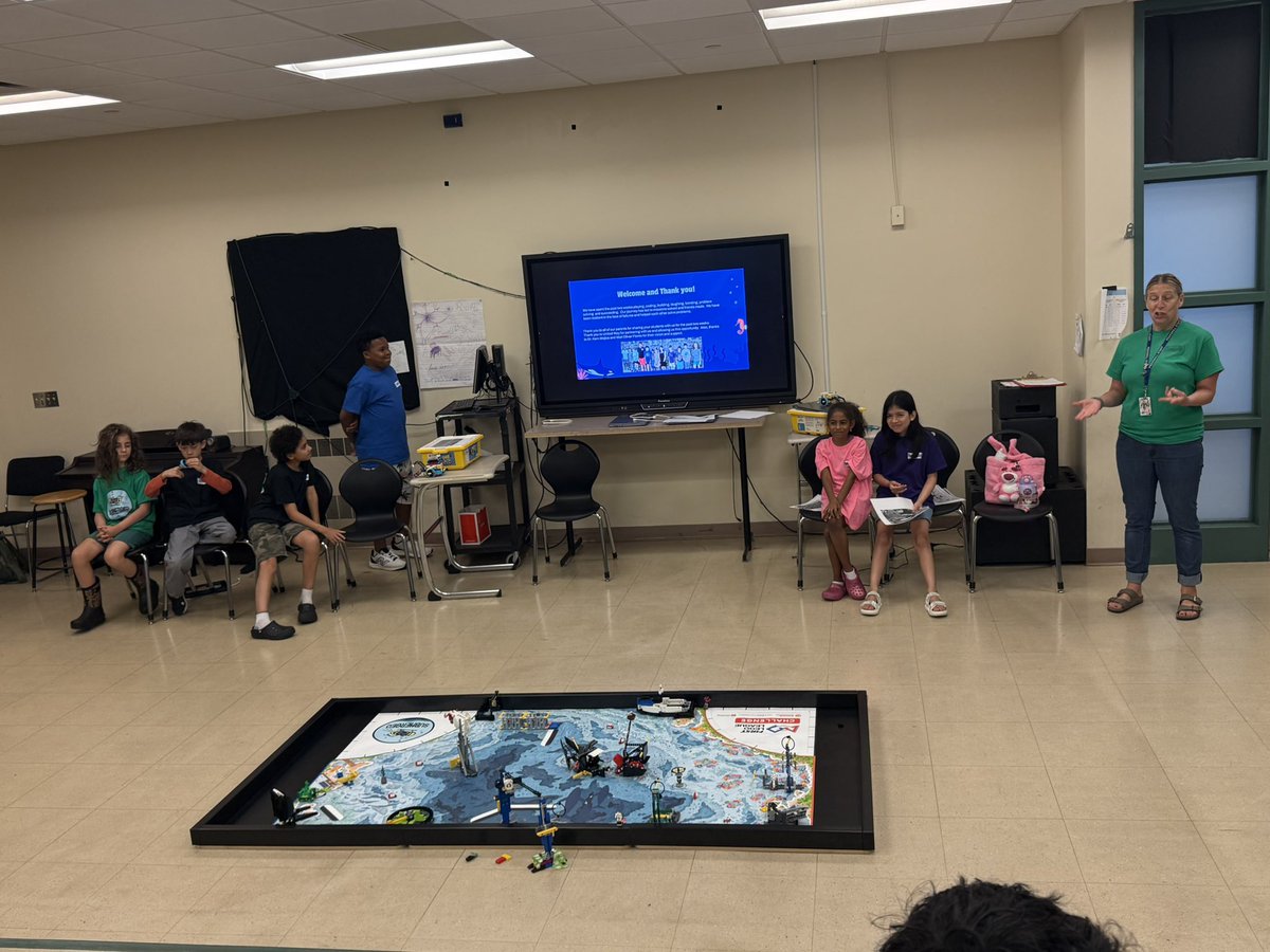 Peekskill_STEAM's tweet image. Today @PeekskillCSD students showcased their creativity & teamwork for the FIRST LEGO League Challenge. Big thanks to Ms. Rossi,Ms. Newby & Ms. Wetmore for launching our robotics program! Let’s celebrate our ES innovators! @hawksSTEAM @KernMojica1 @oaksideawesome @melanie_wetmore