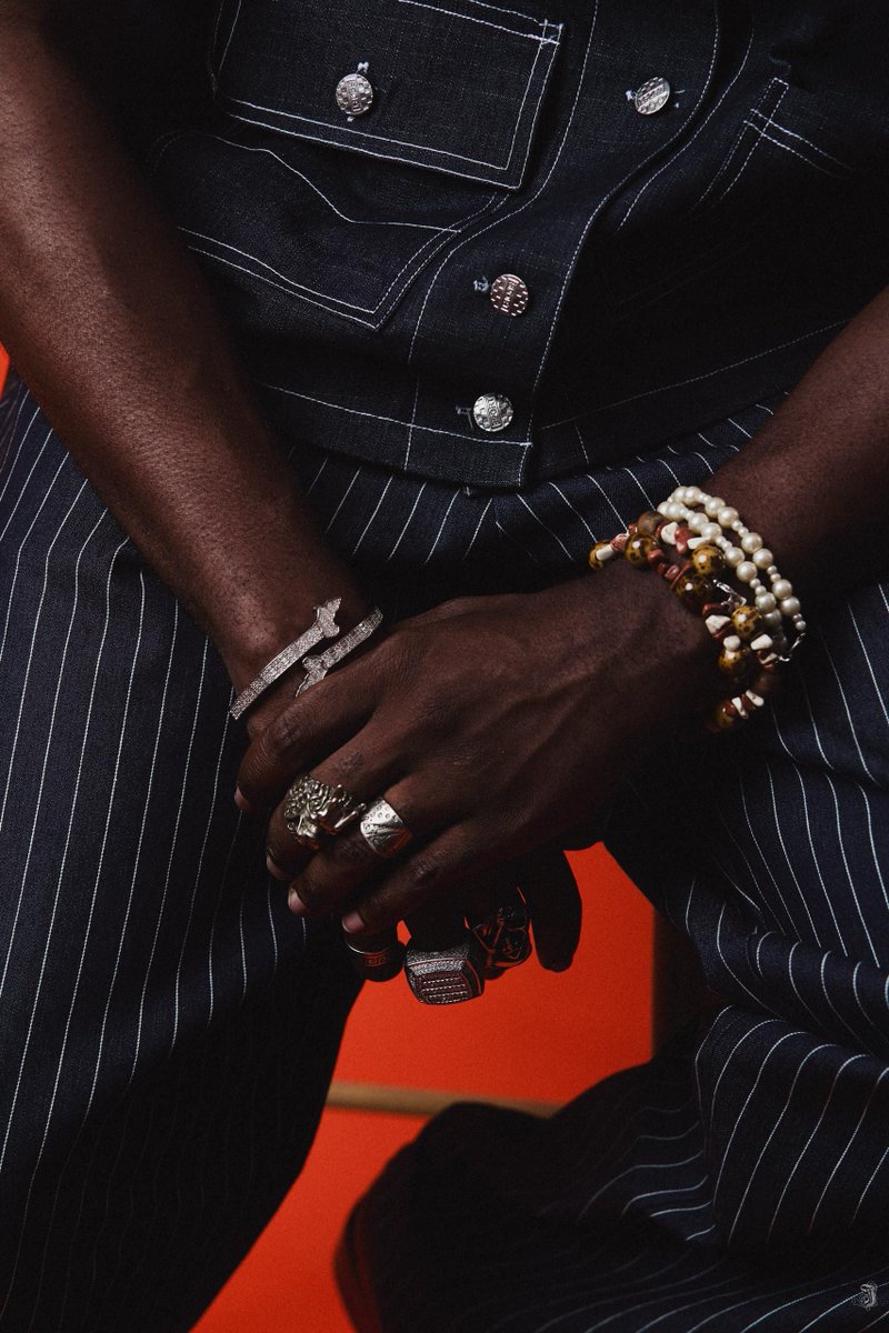 escapemaghq's tweet photo. lvorian Superstar Shado Chris @djerianene in #escapemag Issue 07.

Visit https://t.co/rOPVwnyhl9

Photography by @thajoshb_snap
Styled by @lordbenna
Interview by @toniottun 
Studio @onerpmafrc

#shadochris #ivorycoast #escapemag #magazine #photo https://t.co/76LqyDrYmB