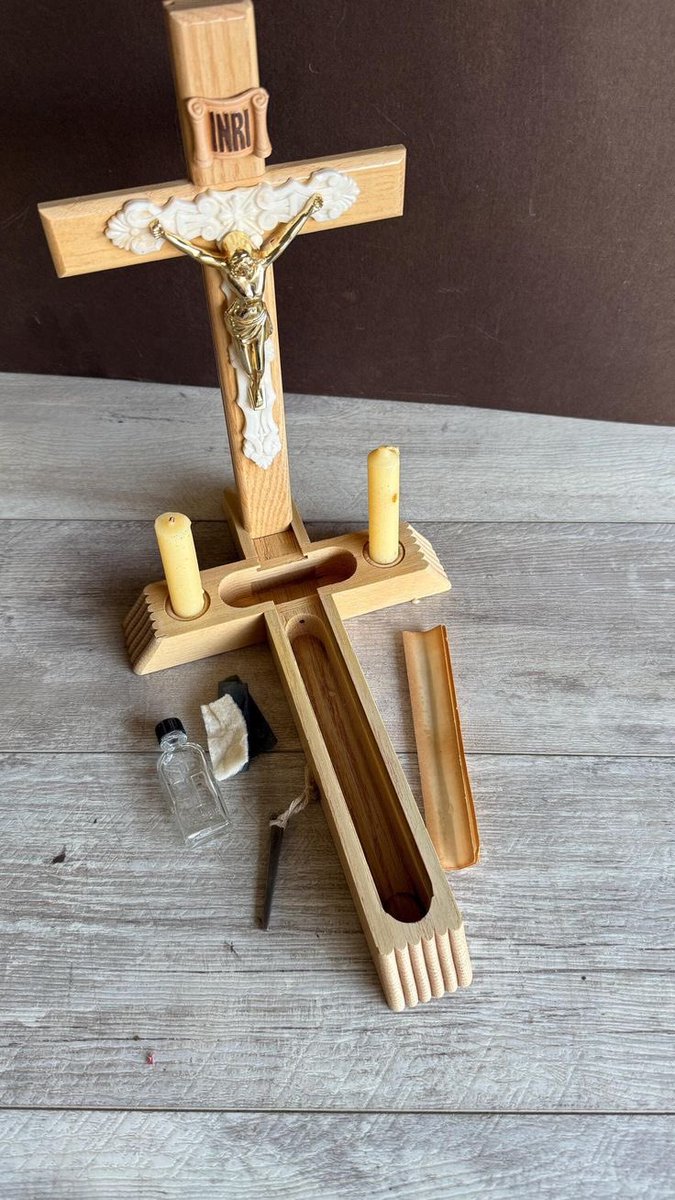 PapistDirectory's tweet image. Do you have a Last Rites Crucifix ready?