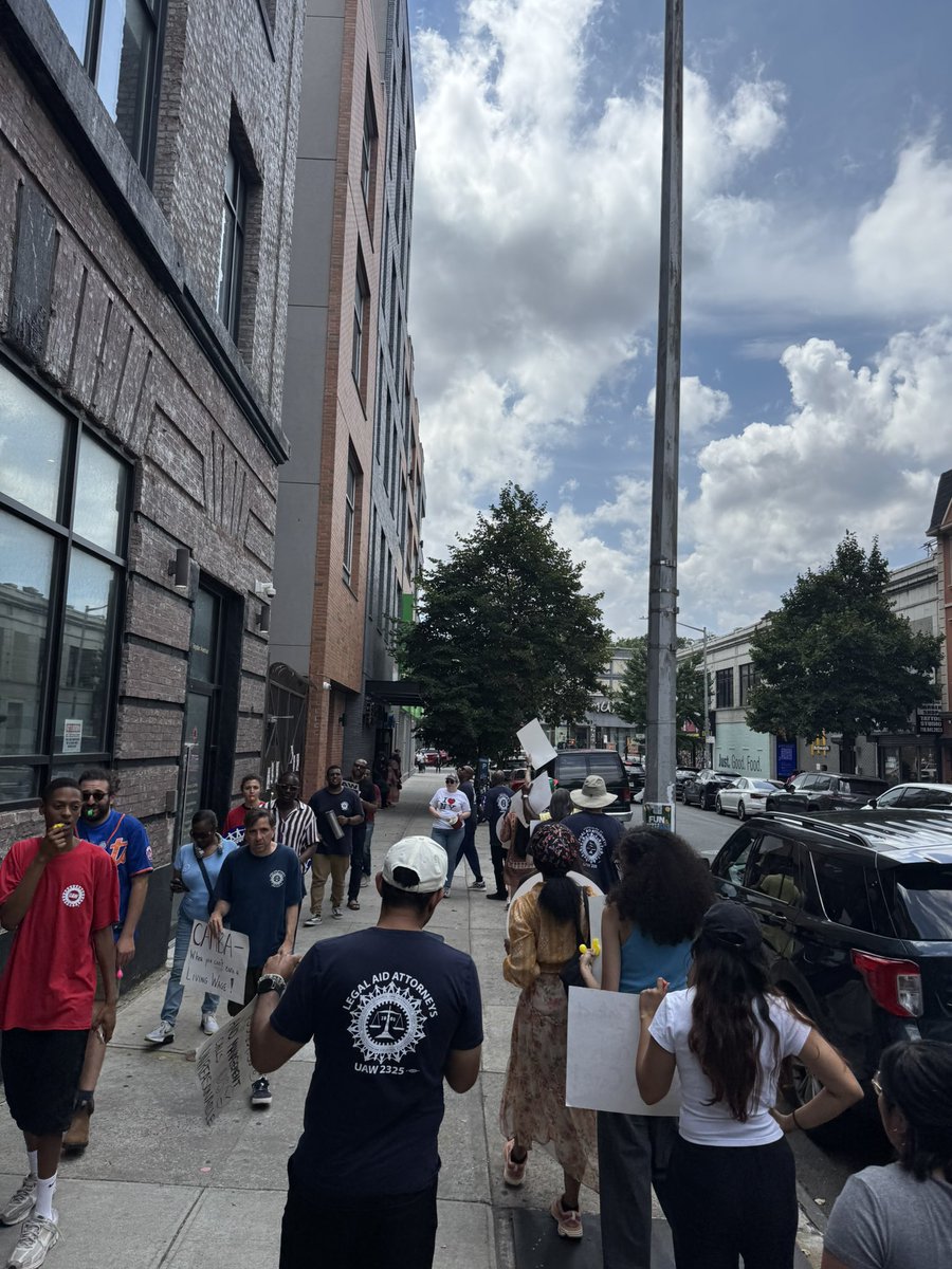 ae53's tweet image. Beautiful afternoon on @UAW @alaa2325 picket line outside Camba Legal Service
This is one of 4 shops and 400 legal workers already on strike with 5 more shops and 1600 workers stepping out tomorrow if no contracts!
Biggest strike in NYC in years potentially tomorrow!