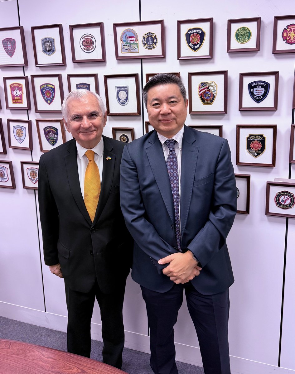 NACHC's tweet image. Grateful to @SenJackReed for meeting with NACHC CEO @KyuRheeMD to talk about how the budget bill impacts Community Health Centers—and why extending CHC funding by Sept. 30, 2025, is vital for 32.5M patients nationwide. #ValueCHCs
