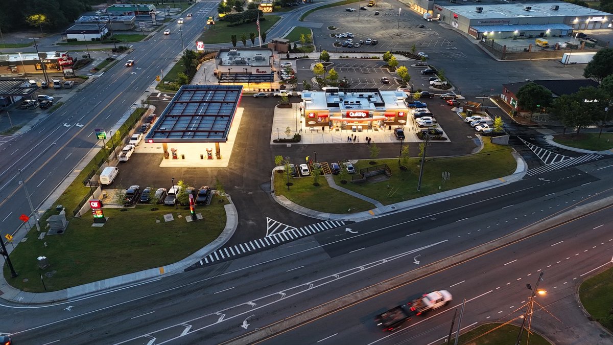 QuikTrip's tweet image. 📍 A new QT has landed at 31 Cobb Parkway S, in Marietta, GA! 🍑 Swing by for snacks, fresh food, and all the QT favorites you love.