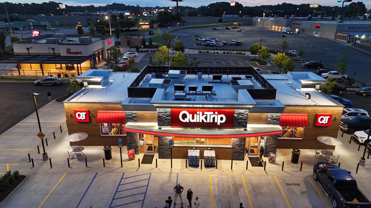 QuikTrip's tweet image. 📍 A new QT has landed at 31 Cobb Parkway S, in Marietta, GA! 🍑 Swing by for snacks, fresh food, and all the QT favorites you love.