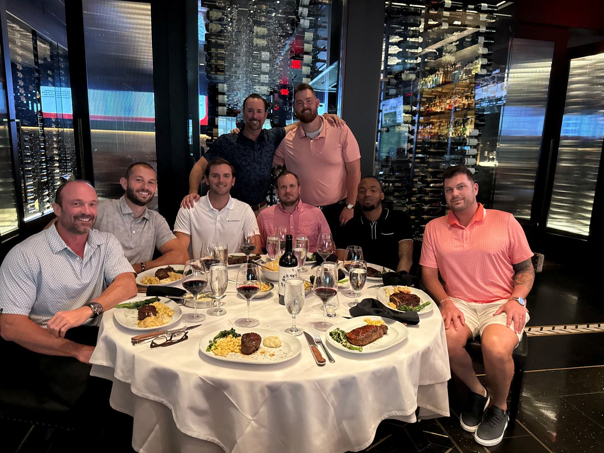 LongshipLex's tweet image. Cheers to celebrating success at Longship-Columbus! 🥂

Our Columbus crew came together for a well-earned group dinner to celebrate their hard work and wins in Q2!

We are grateful for the people behind the progress!

#longship #longshipcolumbus #lifeatlongship #jointheship