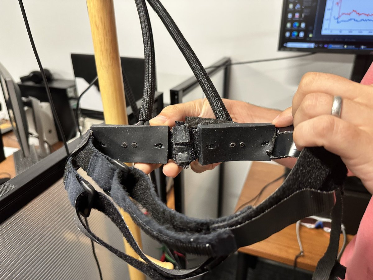 albrechtschmidt's tweet image. Will Brain Comp Interfaces BCIs really really change how we interact with data, do tasks, communicate with others? So exciting to discuss and speculate at future applications this with Rob Jacob and his group at Tufts. What will multimodal sensing of brain activity and ML change?