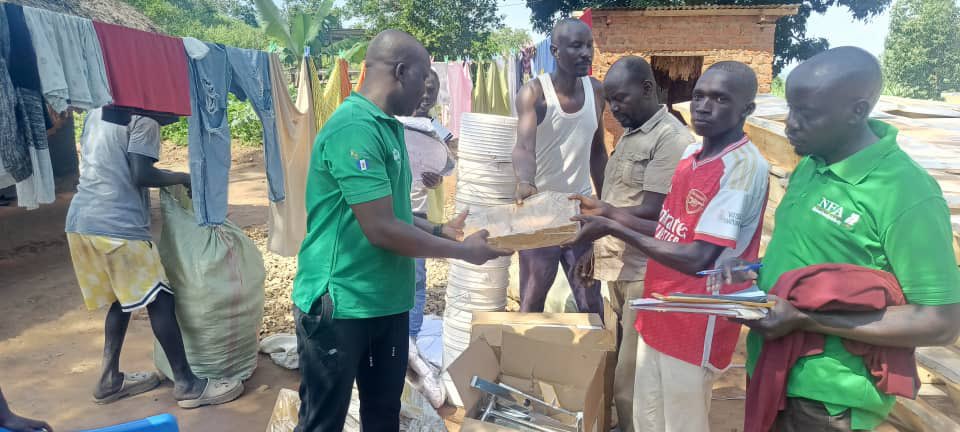 NFAUG's tweet image. 🌿 Boost for Mt. Kei CFR Communities! 🐝
St. Egyito Yere Yere CFM Group received assorted beekeeping equipment with support from World Bank-funded IFPA-CD project. The tools will boost honey production, improve livelihoods &amp;amp;promote conservation thru sustainable income generation.