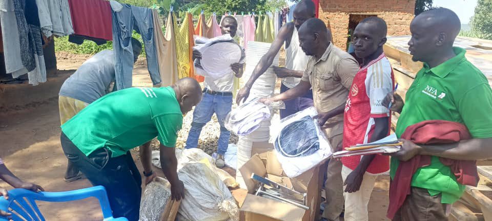 NFAUG's tweet image. 🌿 Boost for Mt. Kei CFR Communities! 🐝
St. Egyito Yere Yere CFM Group received assorted beekeeping equipment with support from World Bank-funded IFPA-CD project. The tools will boost honey production, improve livelihoods &amp;amp;promote conservation thru sustainable income generation.