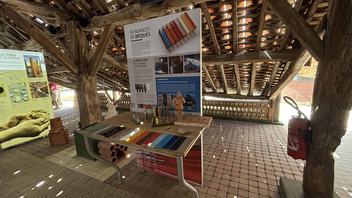 fremyeric1's tweet image. 🛠 Une journée passionnante au cœur de l’#artisanat en #MaineEtLoire !
Heureux de représenter @C_Morancais et @paysdelaloire auprès de la ministre @V_Louwagie pour parler transmission d’#entreprises et soutien à nos artisans 💪
⛪️ Visite du chantier de rénovation de la…