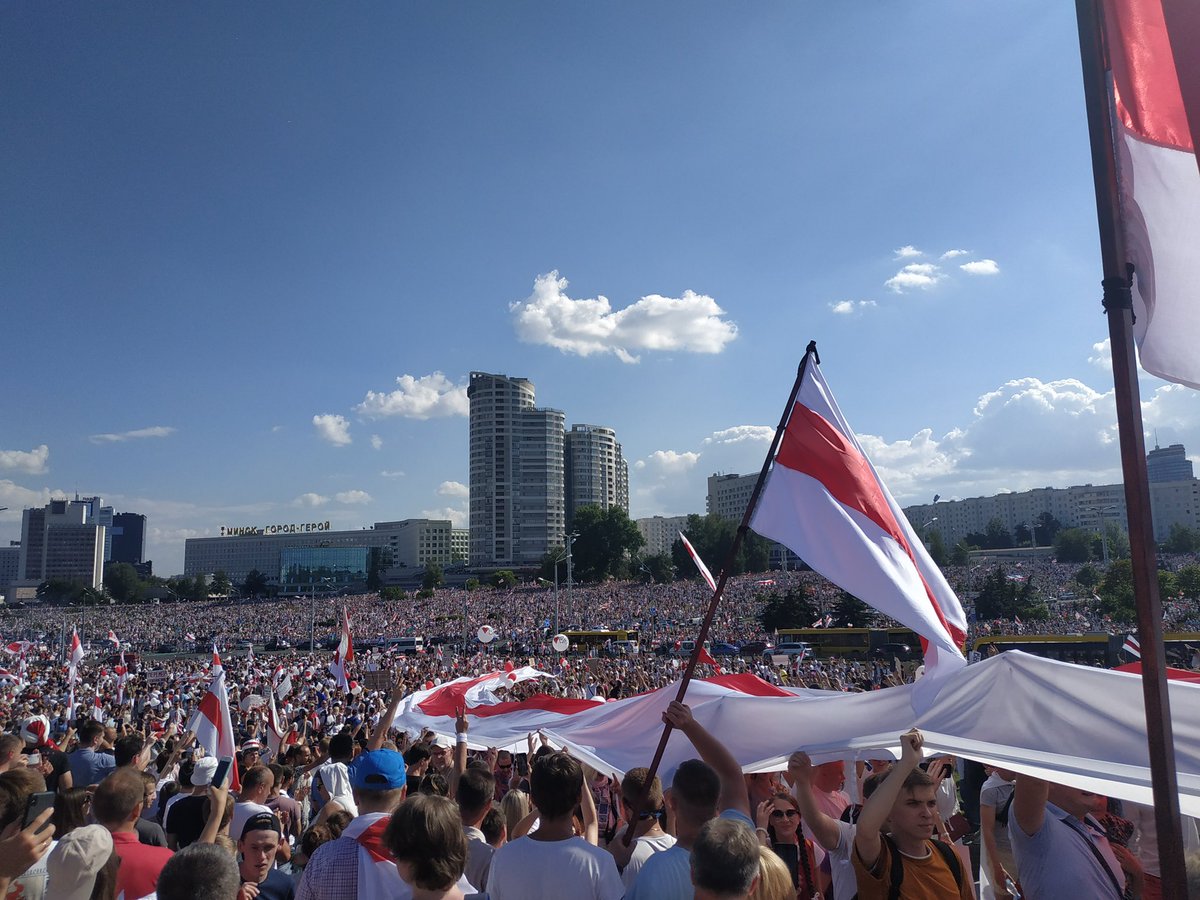 TatsianaKhomich's tweet image. Hundreds of people in #Minsk are still being prosecuted over participation in the 2020 protests.
Human rights defenders report a shocking new wave of repression — likely tied to the upcoming deadline for charges under Article 342.
#Belarus