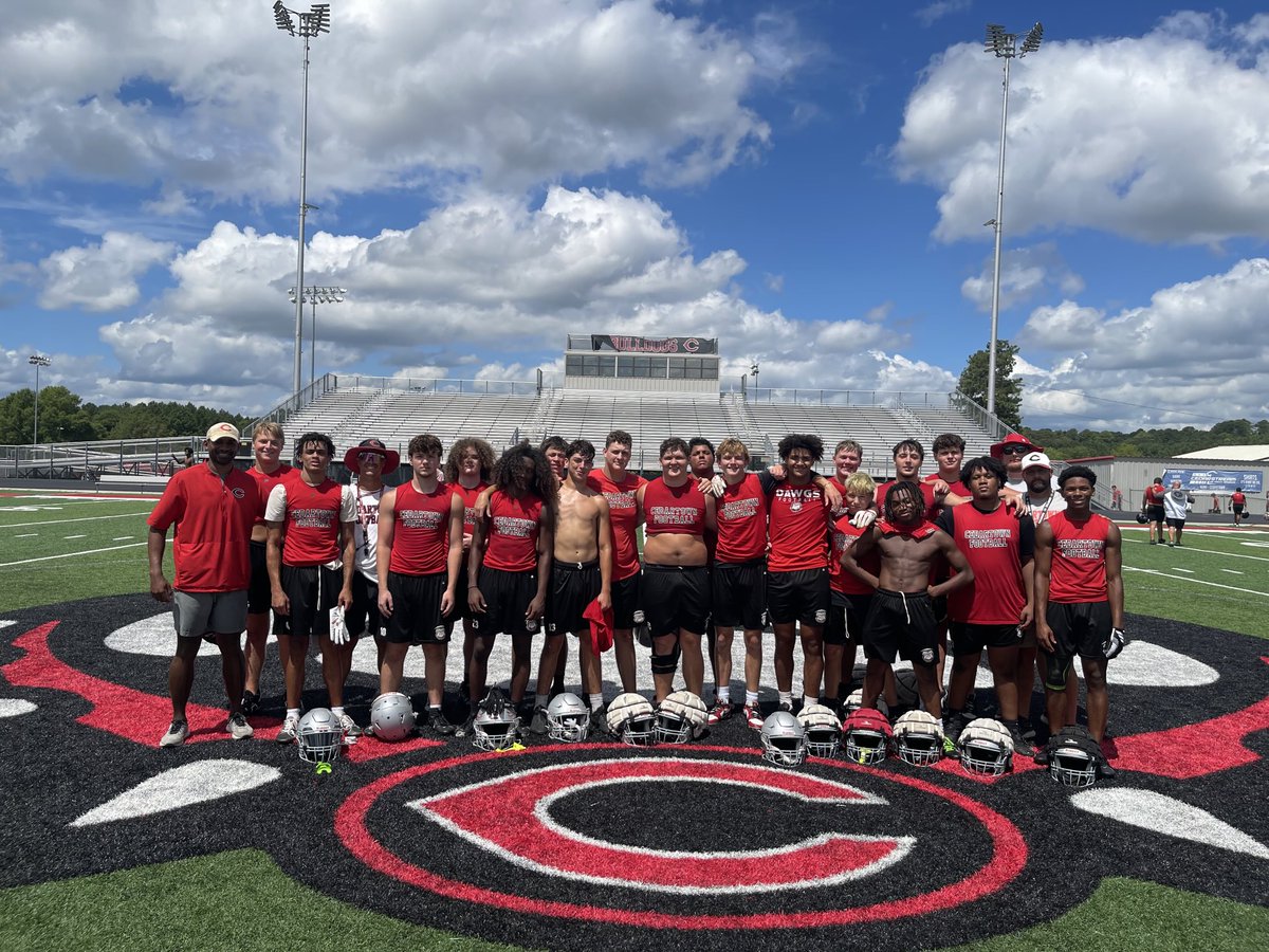 manmaker55's tweet image. These Dawgs didn’t miss a workout this summer!