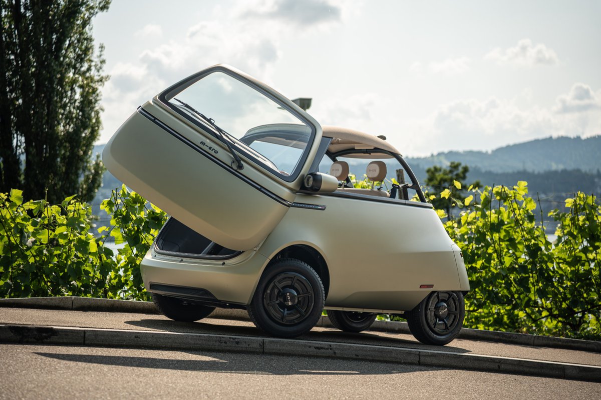 Der neue Microlino Spiaggina und Microlino Co-Gründer im Interview

Na, wer von Euch kennt schon den Microlino? Bereits seit über 2 Jahren auf dem Markt, hat er schon viele smart fortwo Herzen für sich erobert und wurde kontinuierlich weiter entwickelt. Jetzt geht die coolste