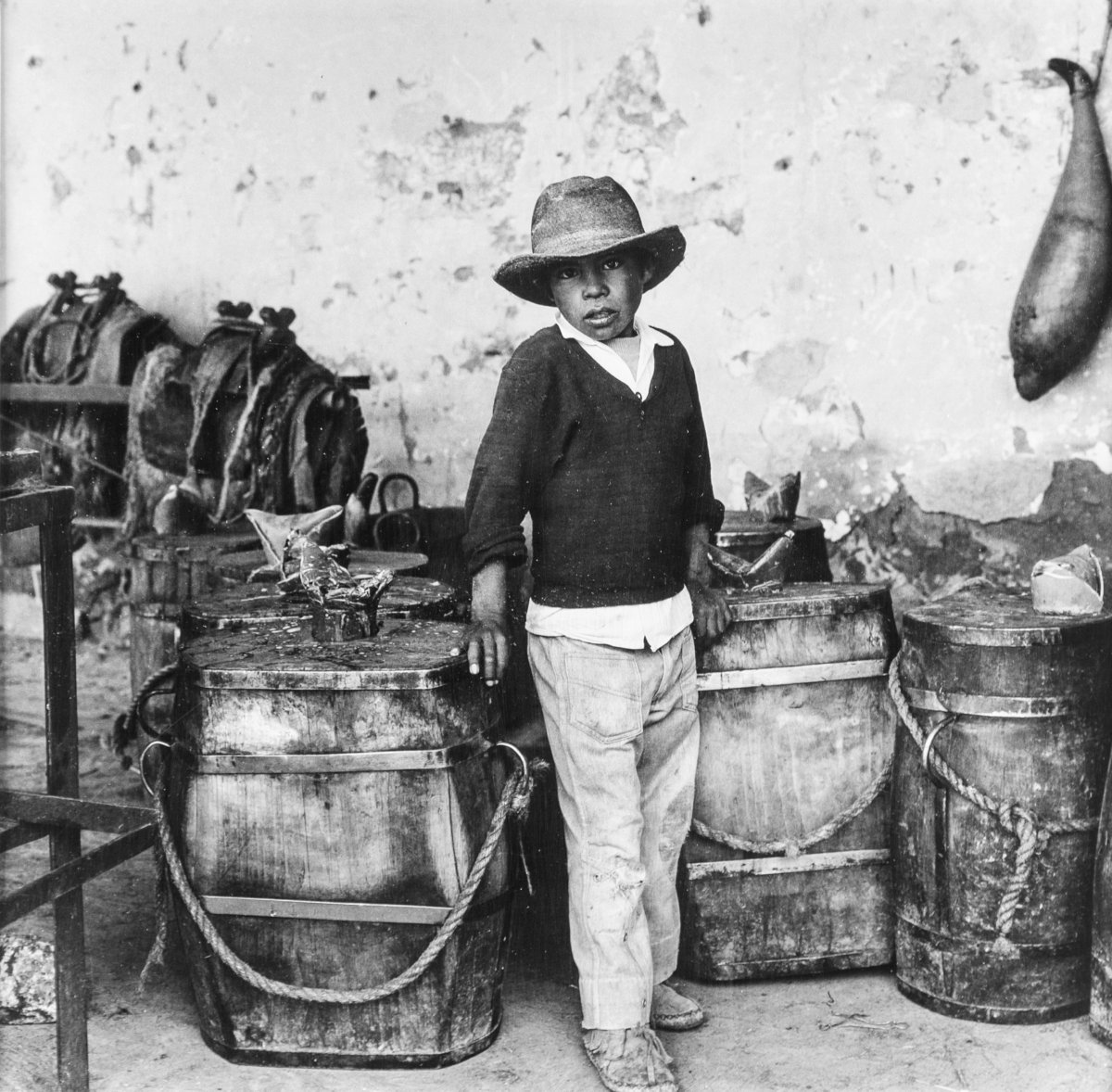 asomarte's tweet image. Este mes, el Centro Queretano de la Imagen inauguró 'Entre cuerpos extraños', una muestra fotográfica donde Mariana Yampolsky propone una lectura a partir de su mirada sensible y comprometida de los cuerpos y territorios marginados.
📍Juárez Sur 66, Centro Histórico de Querétaro.