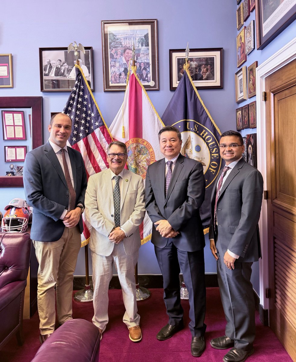 NACHC's tweet image. Thank you to @RepGusBilirakis for meeting with NACHC CEO @KyuRheeMD to discuss protecting CHC funding ahead of the Sept. 30, 2025, deadline—and what’s at stake for the 32.5M people who rely on Community Health Centers. #ValueCHCs