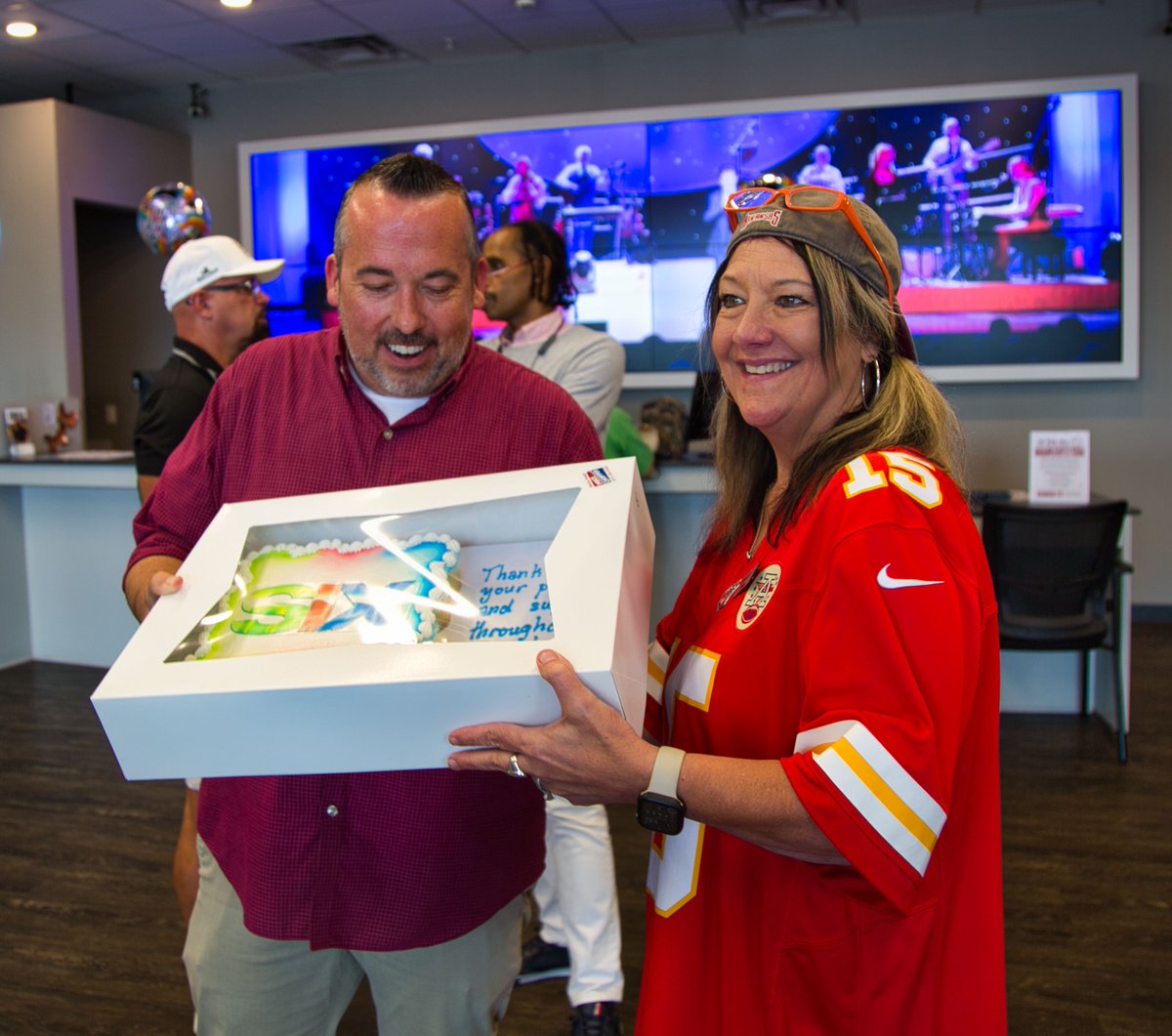 BIG thanks to the amazing cast of SIX for stopping by yesterday! We loved hearing you sing and thank you for the delicious treats you dropped off!

Want to catch them live? Check out showtimes and grab your tickets here: branson.com/shows/six/?phi…