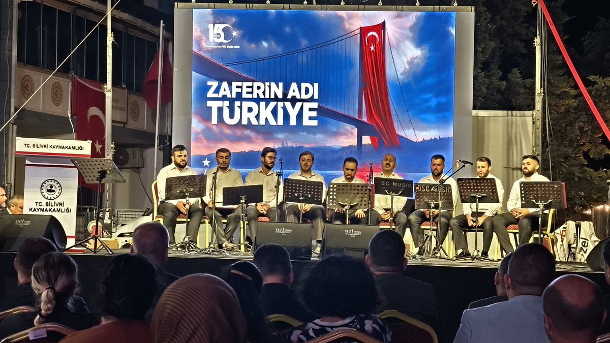 Silivri Kaymakamlığının  organize ettiği 15 Temmuz demokrasi birlik ve beraberlik günü programı yapıldı.
Program da görev alan Silivri Müftülüğü korosu herkesin bildiği ilahileri okuyarak dini ve milli duyguları coşturdu.
Program Müftü İsa Sağlamın duasıyla son buldu.
