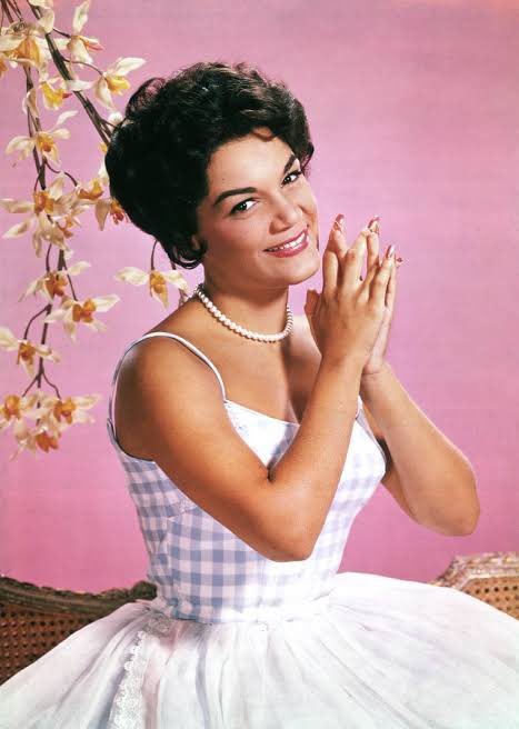 A legend is made when they outshine with their work in every generation coming forth. #ConnieFrancis  till her last breath has proven  that by topping the charts in 60s to finding love in hearts of everyone this year. A big loss  it is for the industry! R.I.P Ma'am! 🙏🏼