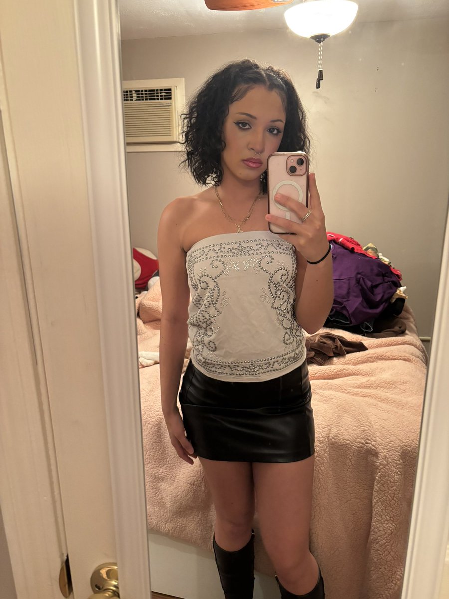 𝕸𝖘. 𝕵𝖚𝖎𝖈𝖞 𝖇𝖆𝖇𝖞 (@pennybutnotwise) on Twitter photo 