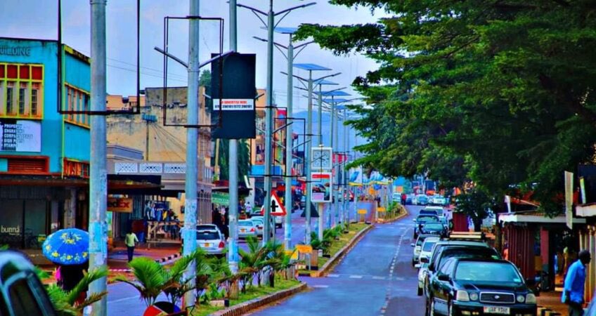 People have shared single mothers in this town like G-nuts😂,  nze ngenze 🏃🏃

Cc : <a href="/McJesseUg/">The Face of Hype🎤</a> 😂