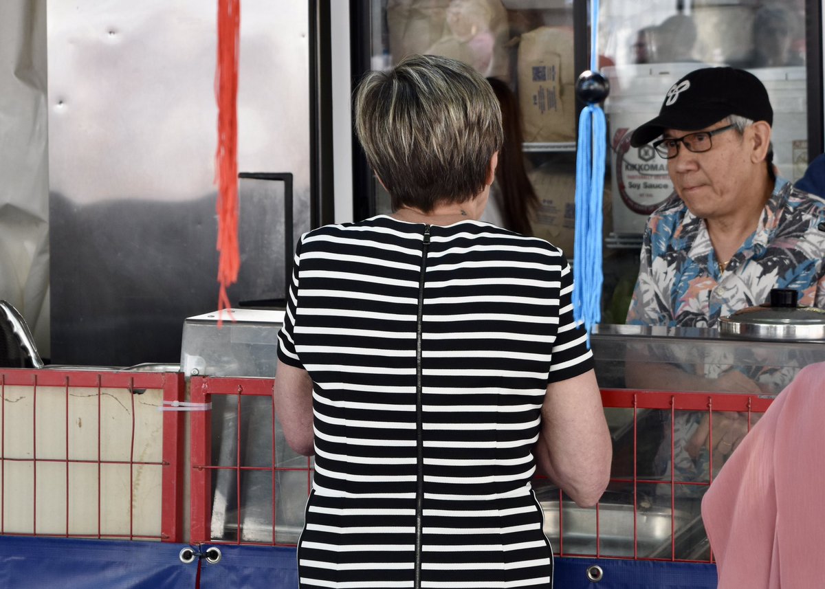 EleanorO_MP's tweet image. La nourriture et les histoires dans chaque bouchée nous rassemblent. Et quel meilleur endroit pour apprécier les saveurs de la scène culinaire d'Edmonton que la 41e édition de @TasteOfEdm !
Du 17 au 27 juillet, le festival Taste of Edmonton a tout, de la cuisine aux spectacles.