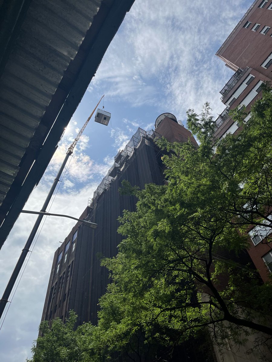 On our Upper East Side education project, the team safely and successfully completed two separate crane picks in eight days. The project team’s careful and thorough pre-planning with our safety team resulted in a smooth execution that kept everyone—from trade partners to the