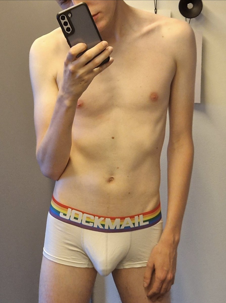cymroqueer's tweet photo. Guess who's backkkkkkk 💫😈 https://t.co/lbhO0BK5Fs
