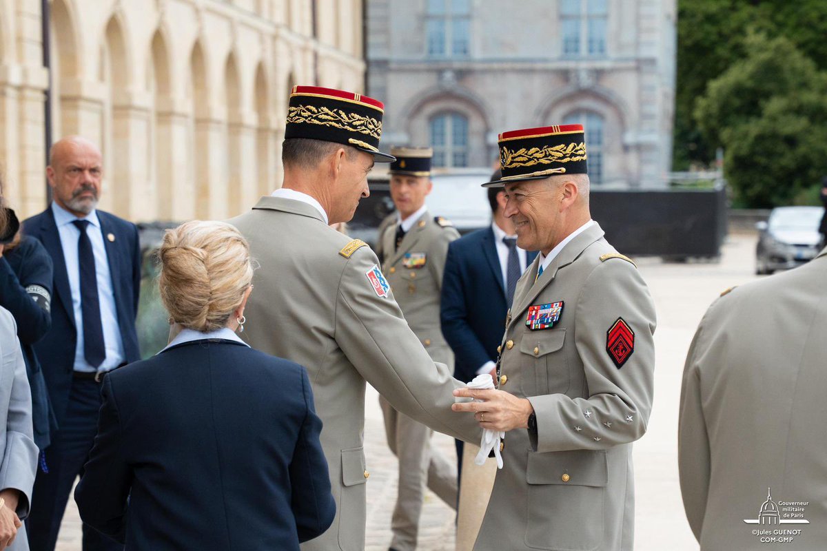 CEMA_FR's tweet image. Aux Invalides, hier aux côtés du ministre des Armées @SebLecornu, pour l’adieu aux armes du général d’armée Christophe ABAD.
Homme de terrain, sapeur pour toujours servir, engagé sur les théâtres les plus périlleux, chef au parcours exemplaire et véritable frère d’armes guidé…