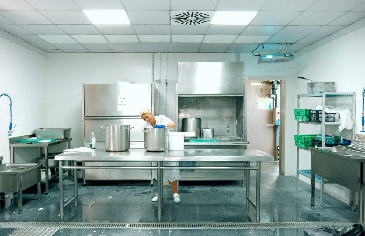 👷‍♂️👩‍🍳Nuestro equipo de Ingeniería y Mantenimiento ha renovado la zona 'Plonge' de nuestra Cocina Central. 🍴Se trata de un espacio específico dedicado al procesamiento, limpieza y gestión de utensilios utilizados durante el servicio culinario. 
instagram.com/p/DMOBZJtojp3/…