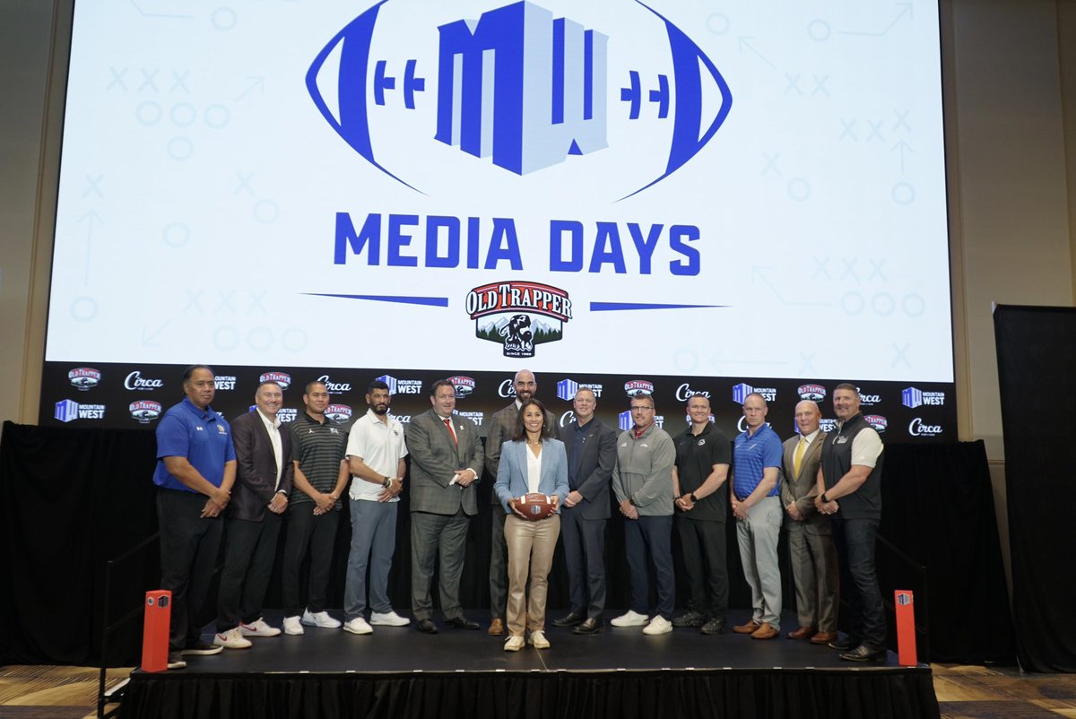 Ku'ulei (@kuuleiagbayani) on Twitter photo Mountain West Commissioner <a href="/GloNevarez/">Gloria Nevarez</a> with all 12 head football coaches 🏈 <a href="/HIsportsradio/">Hawai'i Sports Radio</a> Mountain West Commissioner <a href="/GloNevarez/">Gloria Nevarez</a> with all 12 head football coaches 🏈 <a href="/HIsportsradio/">Hawai'i Sports Radio</a>
