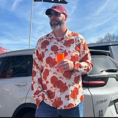 petebvt's tweet image. Enhance…

Dave, the shirt is absolute 🔥🔥🔥
