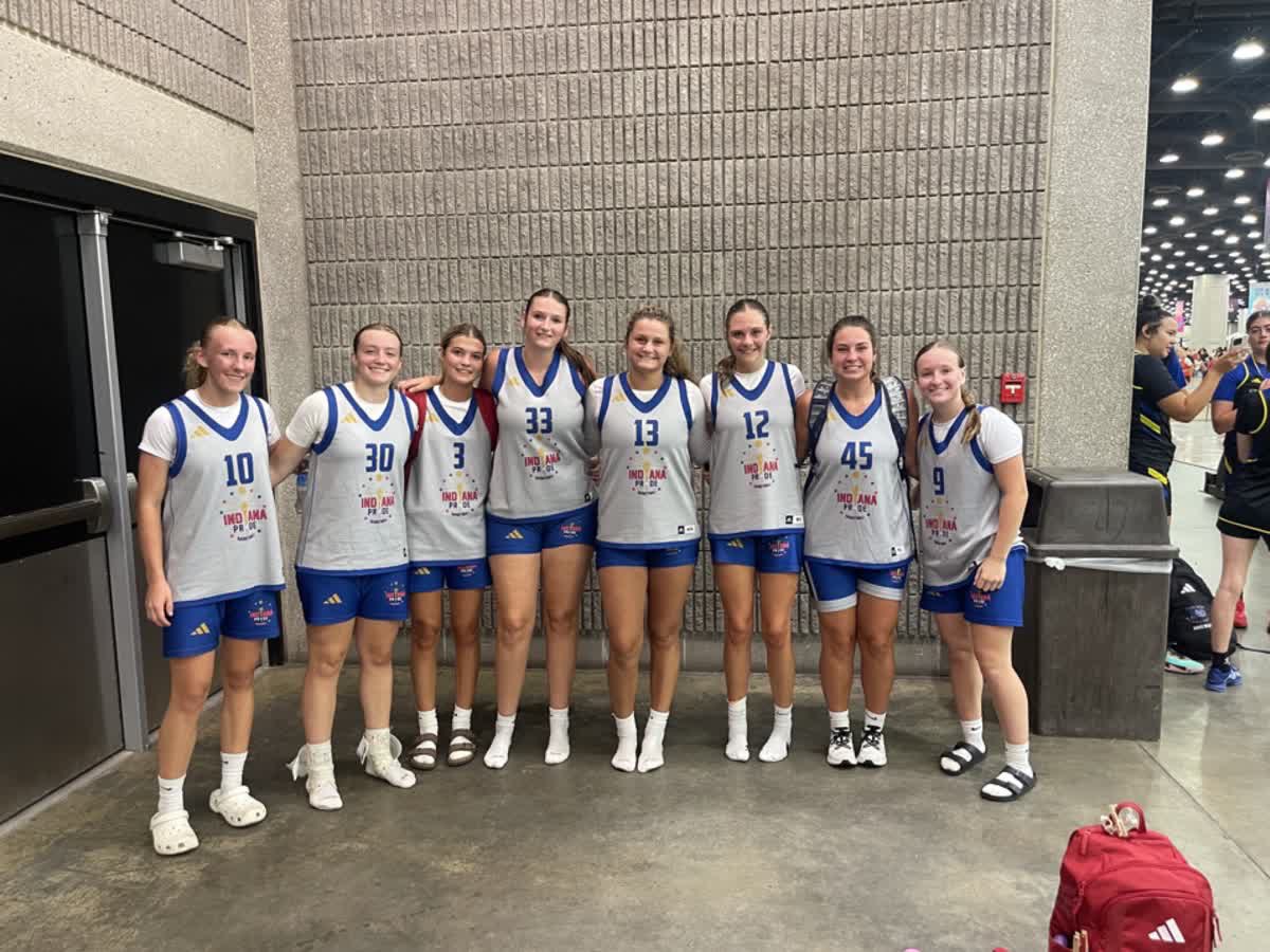 rowanradaszewsk's tweet image. My last Run4Roses tournament ever! Such a bittersweet moment. I’m so grateful for the opportunity that I have been given to be able to participate in events like these and so grateful for my teammates!!
@INPrideXtreme @BCLADYTIGERS @riseupsports1 @SelectEventsBB @CertifiedBball
