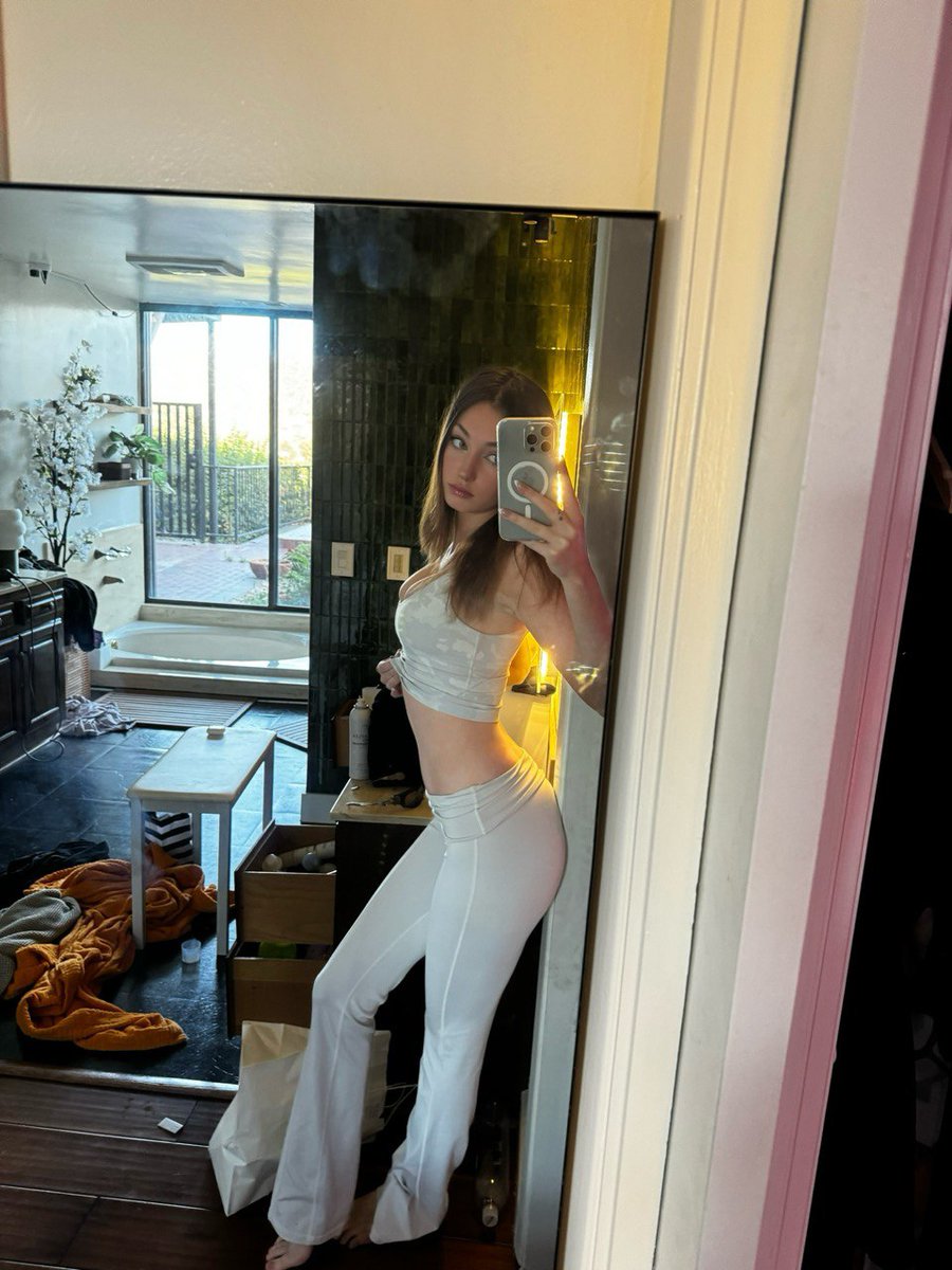 did she send pics today or do I have to