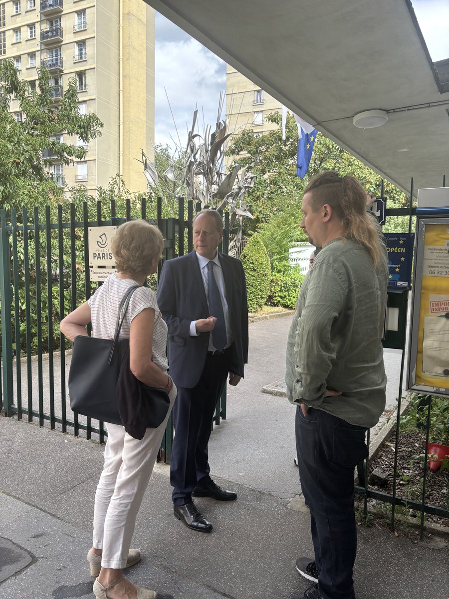 Mairie du 15 (@mairie15) on Twitter photo Visite ce soir de <a href="/Philippe_Goujon/">Philippe Goujon</a>, Maire de #Paris15, aux centres de loisirs de la maternelle et de l’élémentaire François Coppée Visite ce soir de <a href="/Philippe_Goujon/">Philippe Goujon</a>, Maire de #Paris15, aux centres de loisirs de la maternelle et de l’élémentaire François Coppée