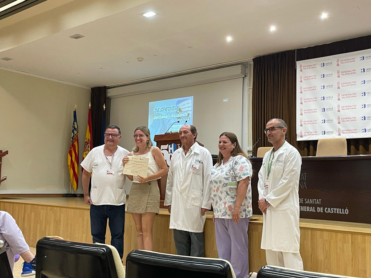 Hoy felicidad en <a href="/HematoGenCs/">Hematología HGUCs</a>, hemos celebrado el final de residencia de Clara. Enhorabuena por haber finalizado brillantemente tu formación y también por entrar en una nueva etapa profesional… ya eres Hematologa. Te auguramos muchos éxitos…cerca de nosotros #pedazoequipo