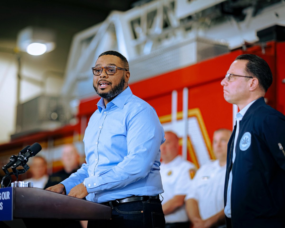 LGAustinDavis's tweet image. Our firefighters risk their lives everyday to keep our communities safe. It’s our responsibility to make sure they have the support they need to do the job well and be safe themselves.
That's why we’ve proposed $30 million for our PA fire companies to upgrade equipment,…