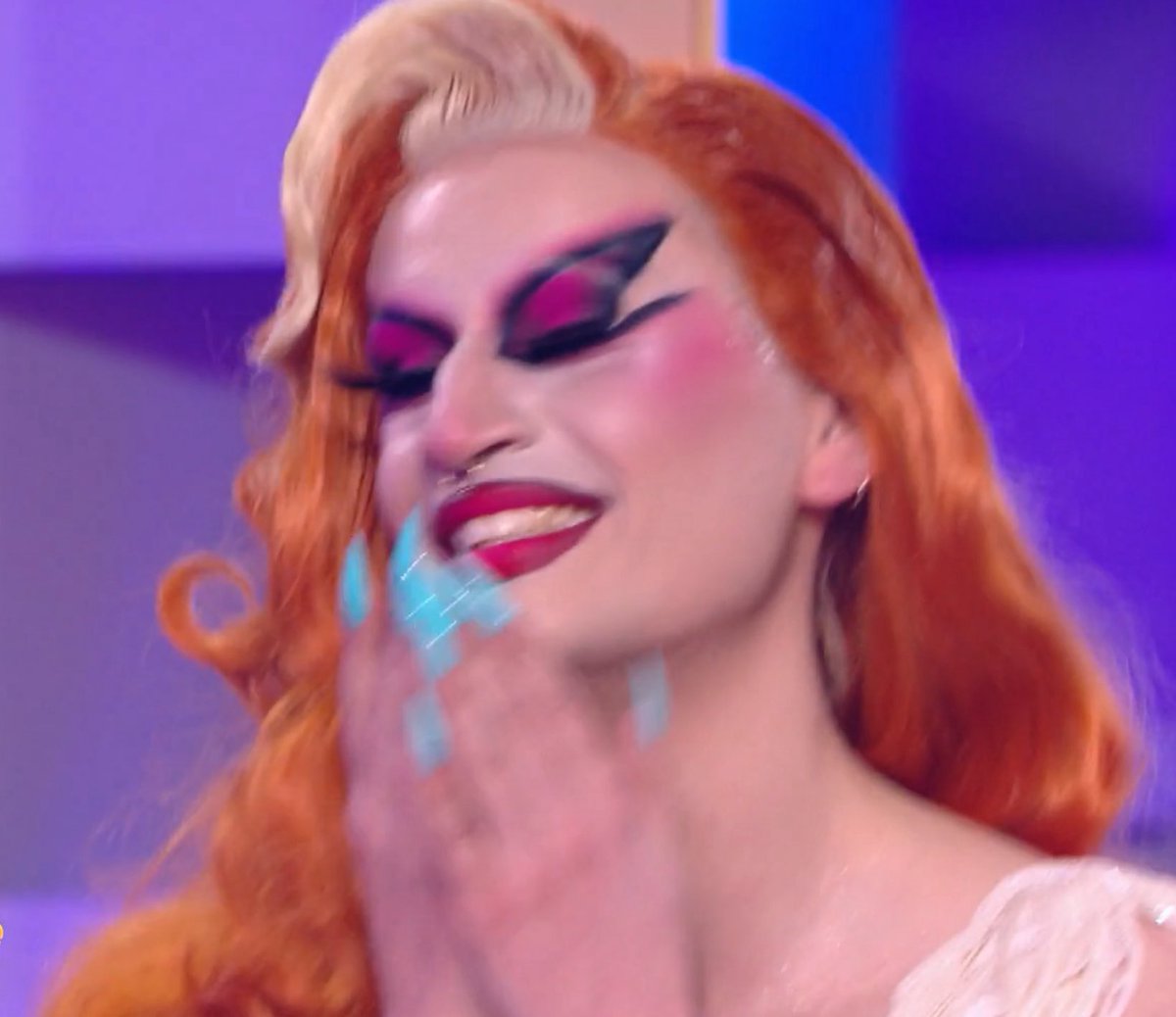 Congrats Elips!!! This season so far has been the underdogs from their seasons showing their full growth and it’s SOOO COOOL to watch
#DragRaceFrance