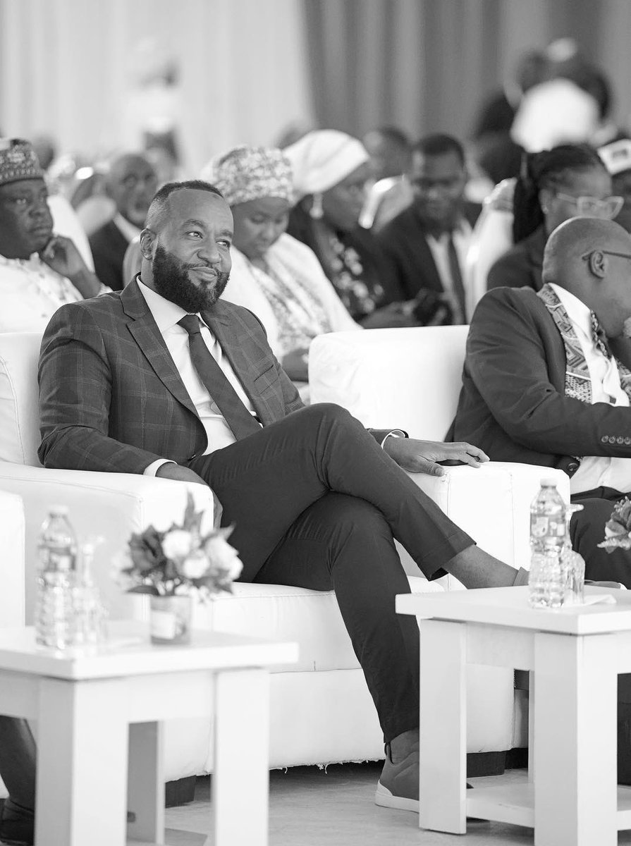 HassanAliJoho's tweet image. Today, I took part in the Africa Ministerial Round Table held on the sidelines of the 4th African Natural Resources and Energy Investment Summit (AFNIS) in Abuja, Nigeria.
We seized this opportunity to critically evaluate our mining policies, identify missed opportunities, and…